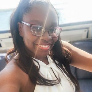 Meet your Posher, Stephanie